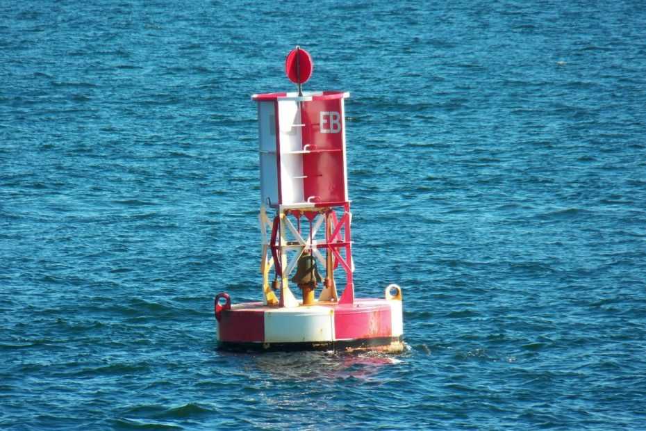 How to Read Water Buoys & Channel Markers? | Maui Boating Safety Tips